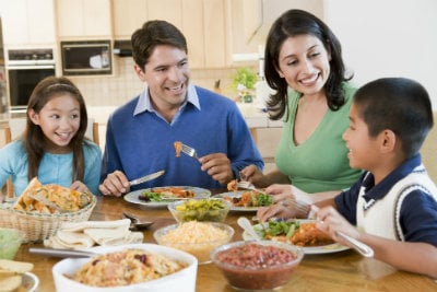 Family Cooking: 5 Ways to Make Dinner Time, Family Time